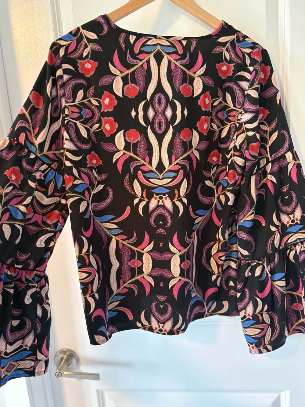 Vero Moda Gyana Floral Bell Sleeve Blouse Medium Black Multicolor - Picture 3 of 9